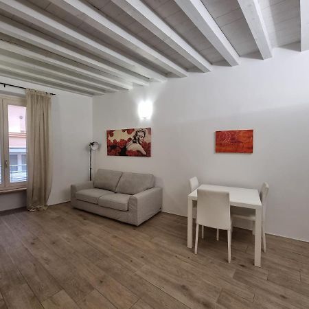 Profumo Di Lago Desenzano-By Goccia Di Lago Desenzano del Garda Buitenkant foto