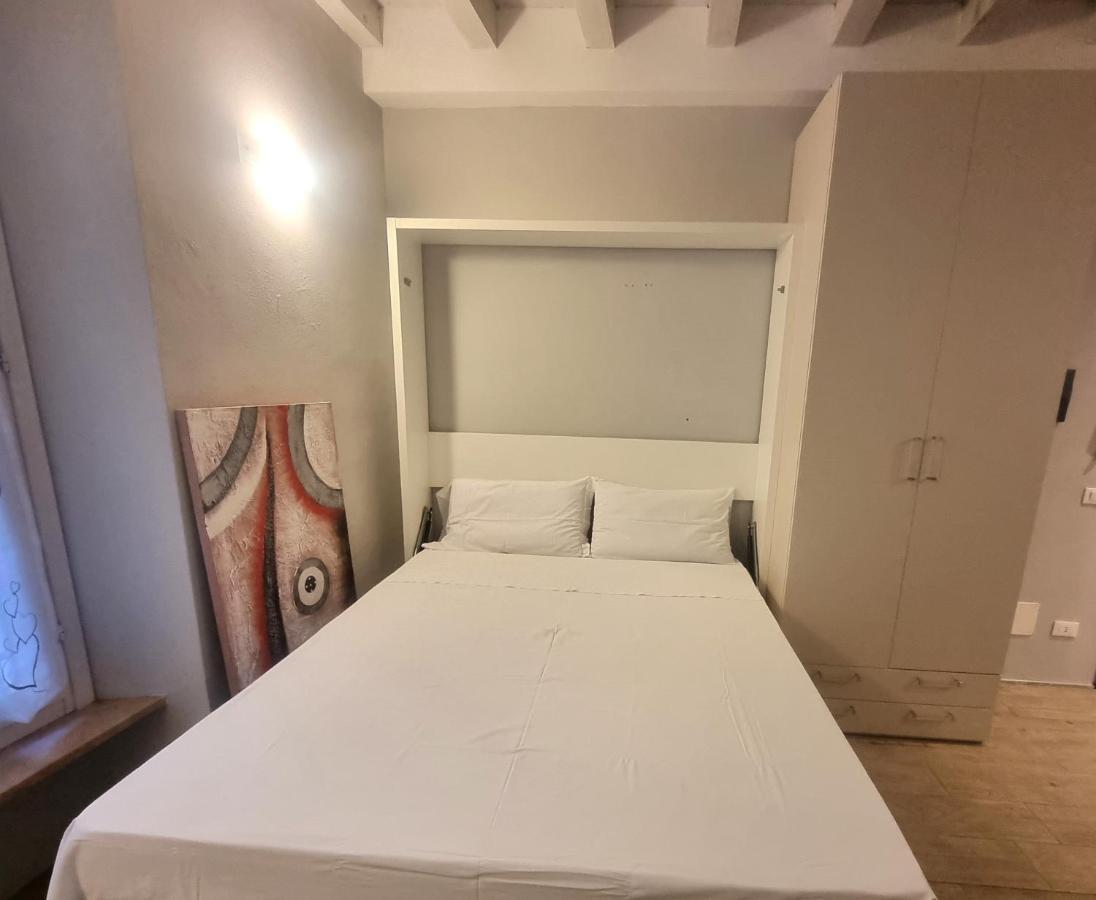 Profumo Di Lago Desenzano-By Goccia Di Lago Desenzano del Garda Buitenkant foto